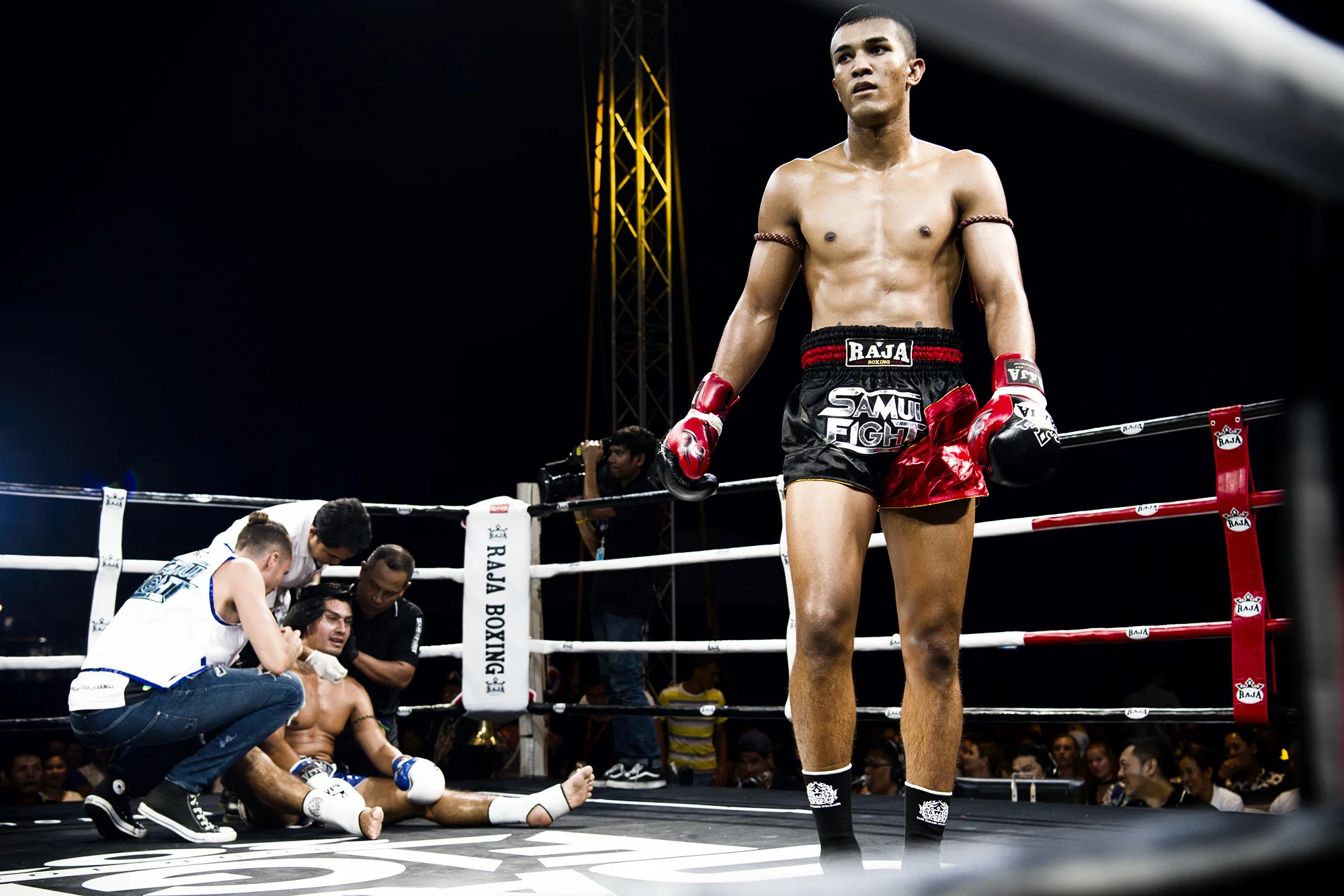 The Koh Samui Fight Festival was arranged over four nights in September 2017 at The Warf, Fishermans Village. It was organized to celebrate the 120th anniversary of Koh Samui. The first night was a ‘Thai Fight’ promotion pitching Faring vs Thai fighters in 3 round intense all out bouts, followed by a Female Fight Night, featuring Thailand’s top fighters. The following two nights were organized by the Rajadamnern and Lumpini stadiums respectively, these fights were the traditional five round bouts. All four promotions were televised live on National TV. 