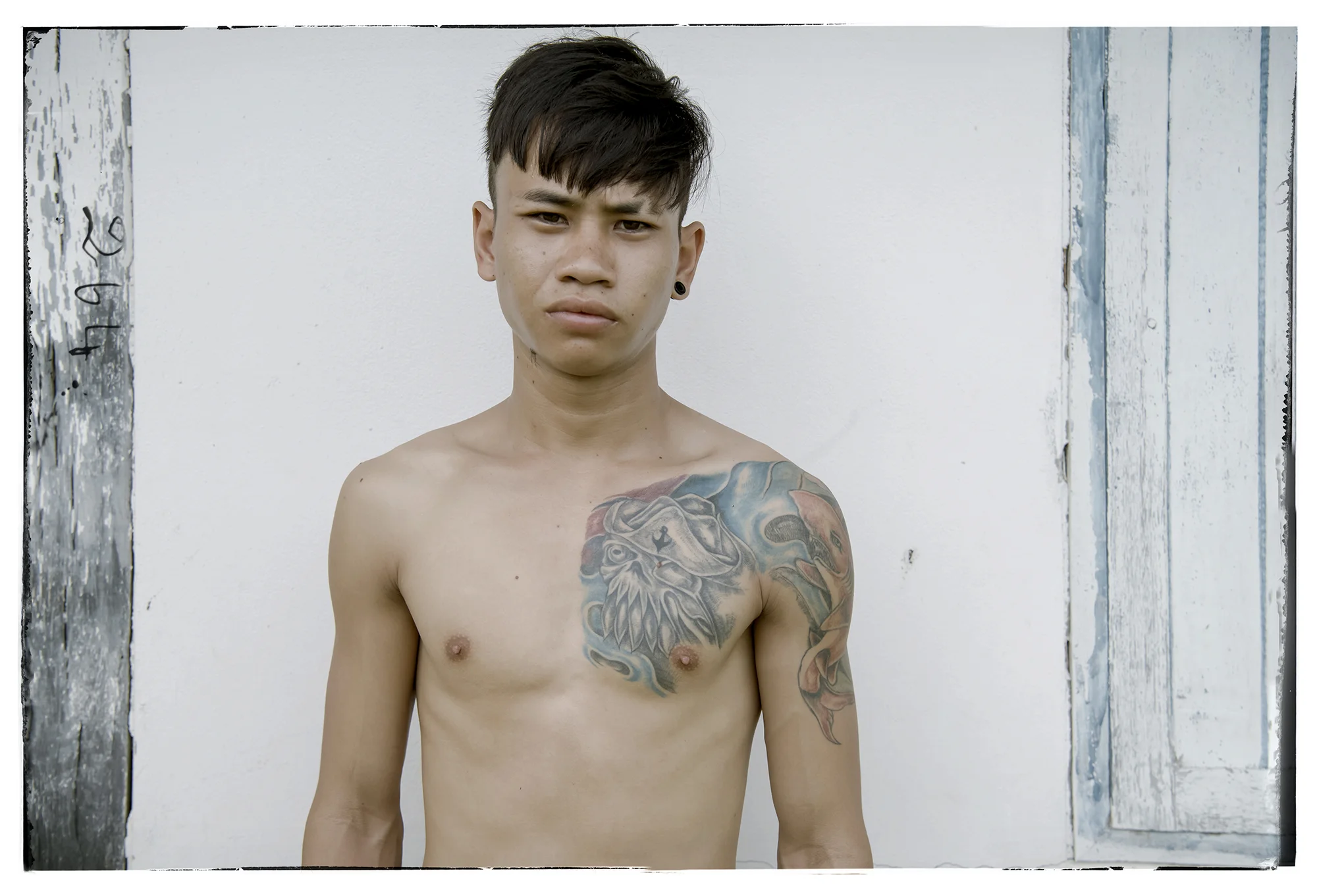 Name: Sua Age: 23 Born: Buriram Province Sua is an active fighter at the stadia of Bangkok. Getting his start on the rough trails of Isaan, he has had over 200 fights.