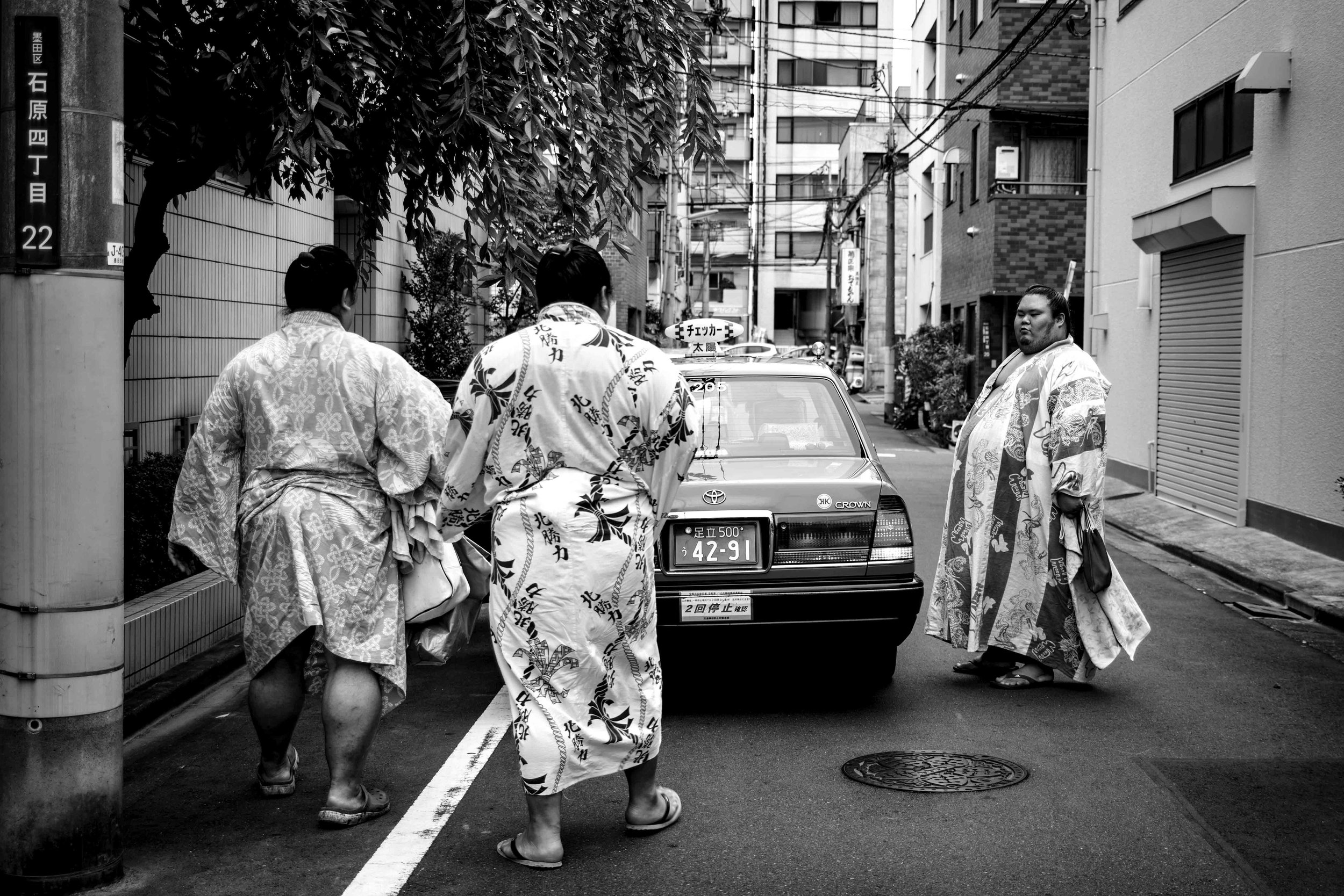 Sumo wrestlers tokyo.jpg