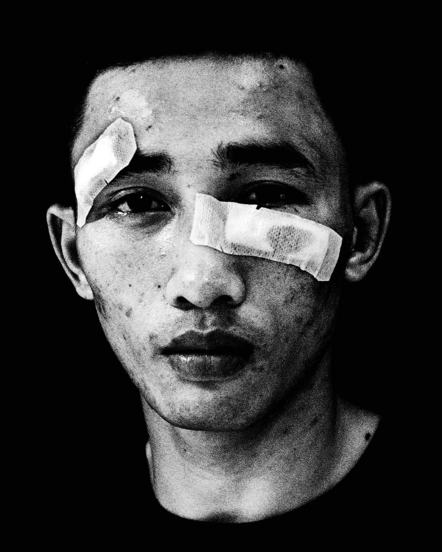 Ko&rsquo;d by a double elbow blow in the Lumpinee Stadium. The body recovers first; the rest follows. #muaythai