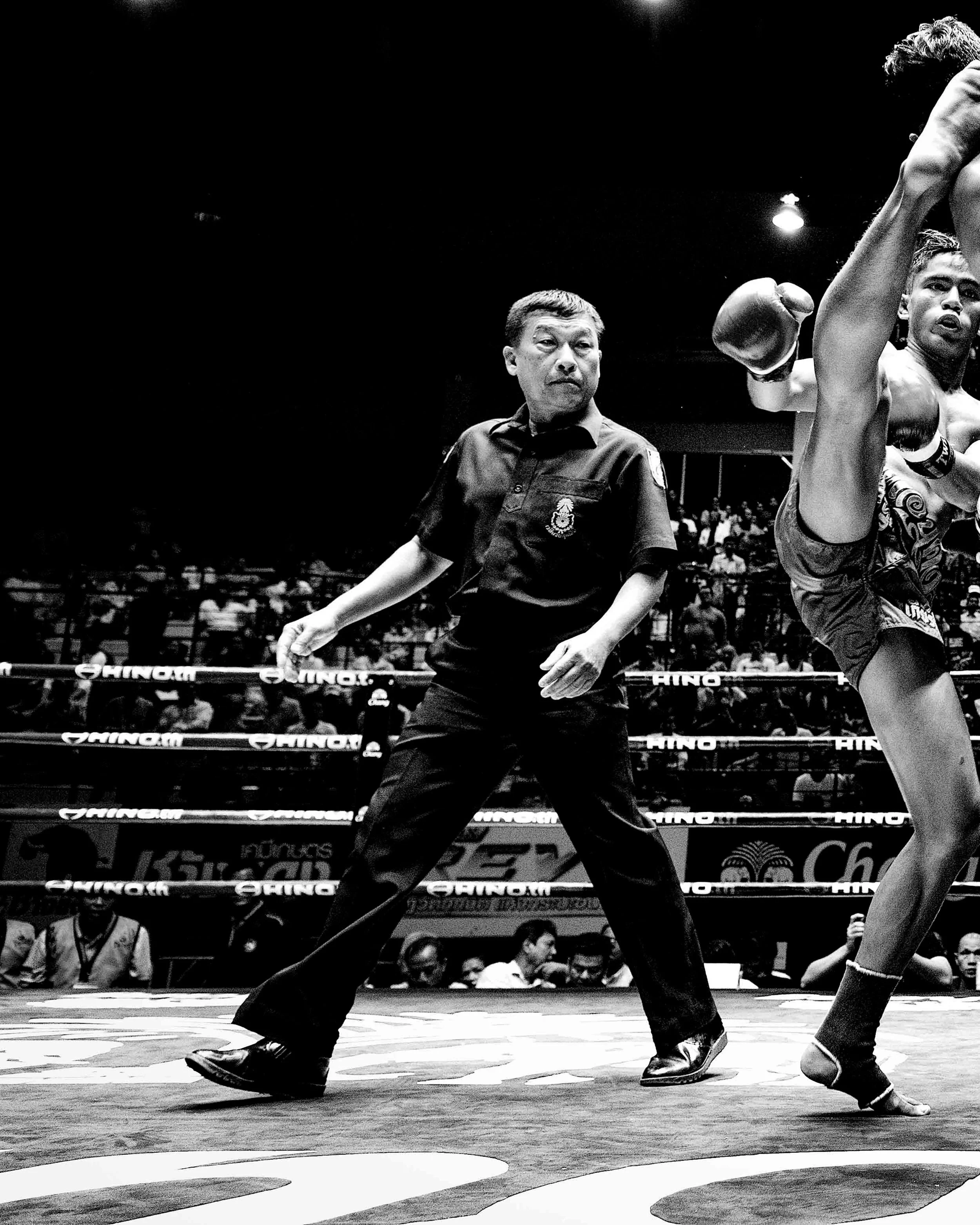 Action from the Lumpinee stadium in Bangkok. #muaythai