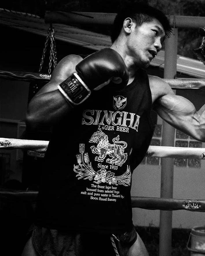 Kumandoi Petchyindee @kumandoi_pyd on the pads in Koh Samui. #muaythai