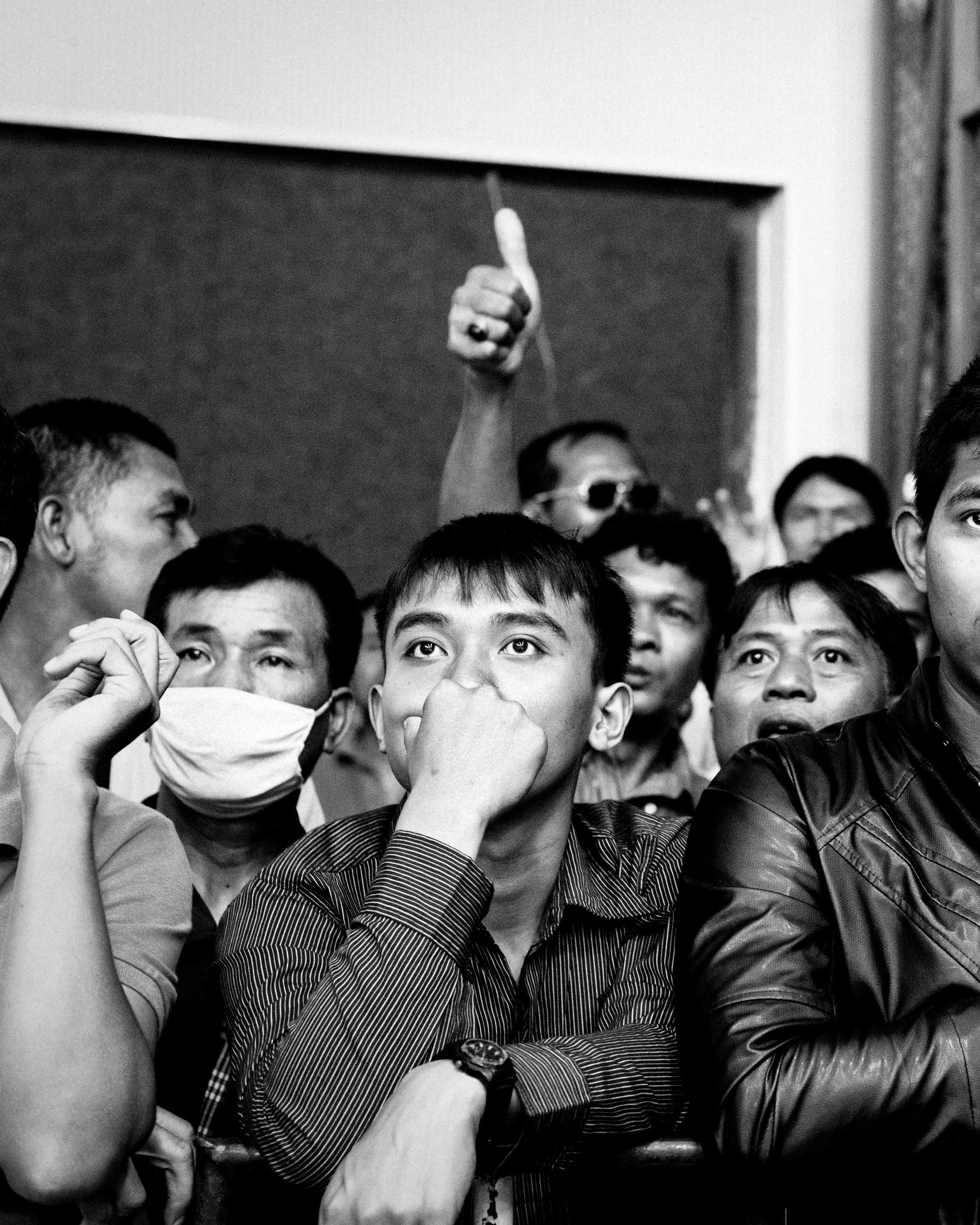 A flashback to the gamblers at Channel 7 Stadium, watching their bets unfold. #muaythai