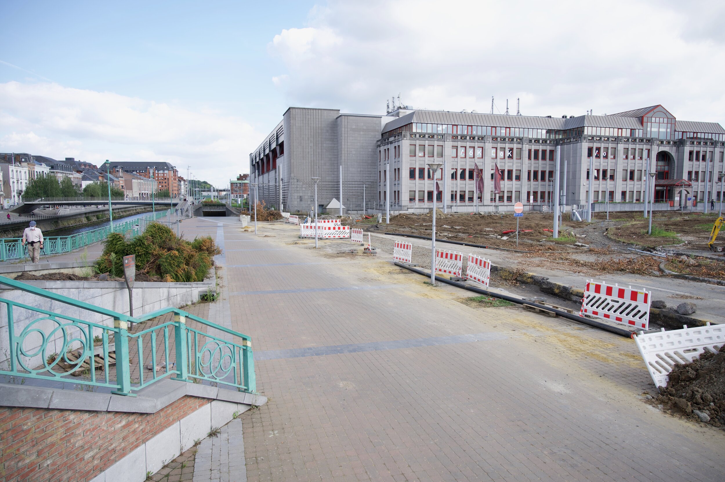 Esplanade de la gare de Charleroi_Charleroi Bouwmeester_210916_6337.jpeg