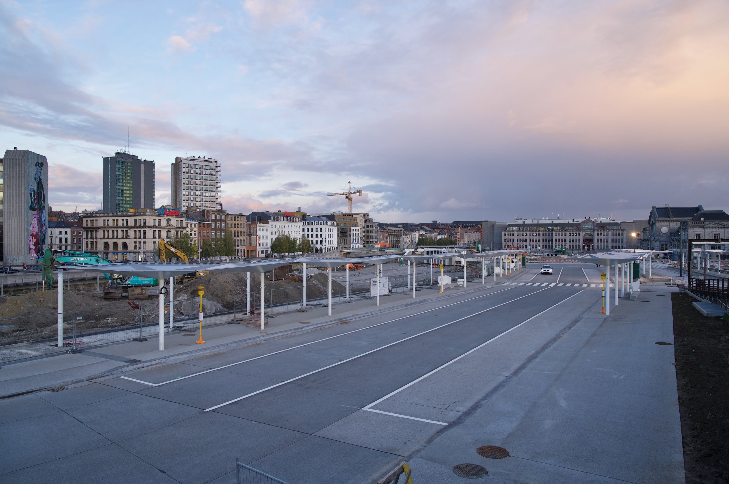 Esplanade de la gare de Charleroi_Charleroi Bouwmeester_221109_0826.jpeg