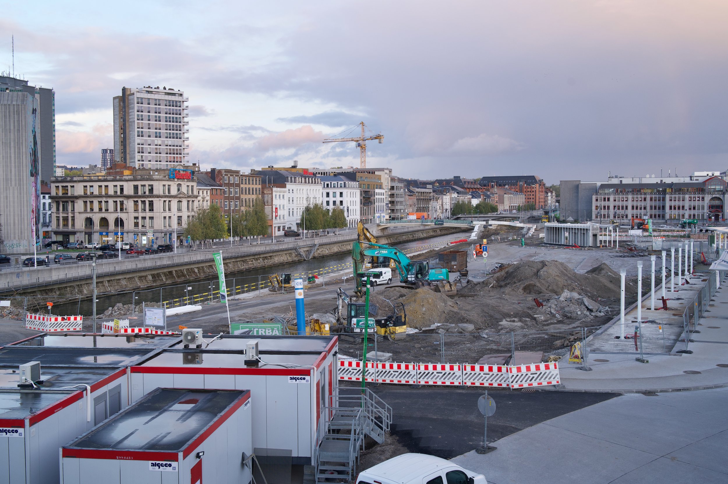 Esplanade de la gare de Charleroi_Charleroi Bouwmeester_221109_0824.jpeg