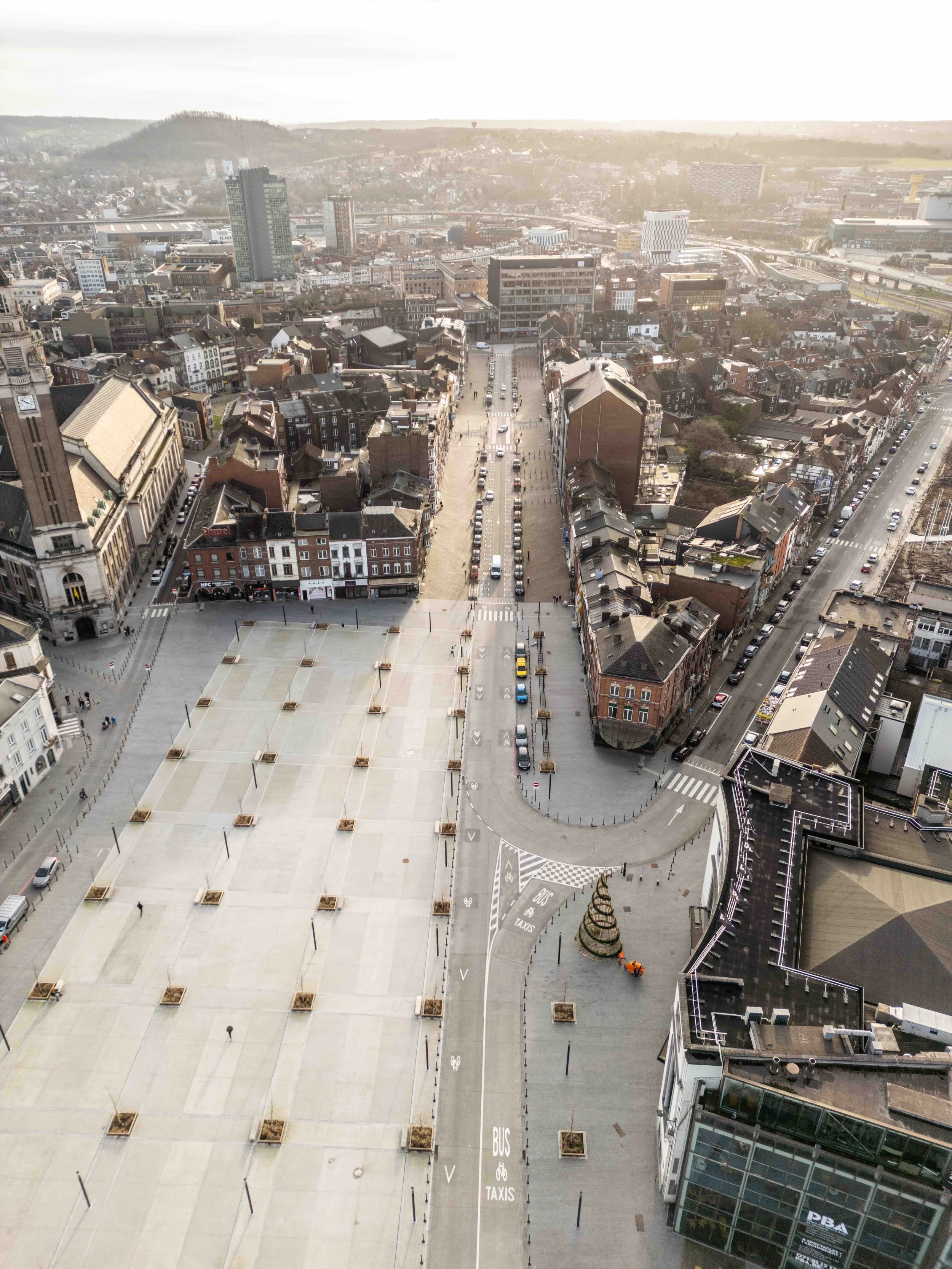 Place du Manège_Charleroi-Bouwmeester-00002 copie.jpg