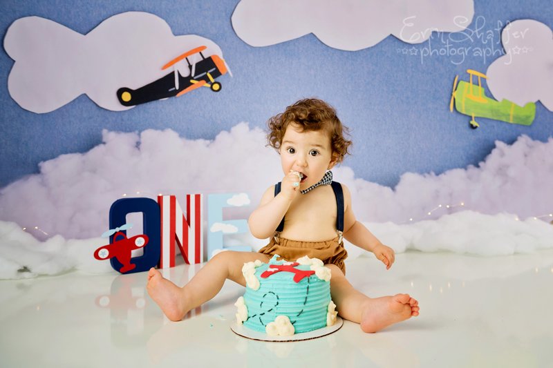 Enola Cake Smash photographer.jpg