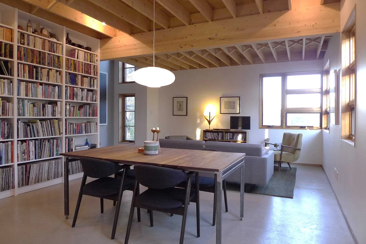 409-main-room-2.jpg