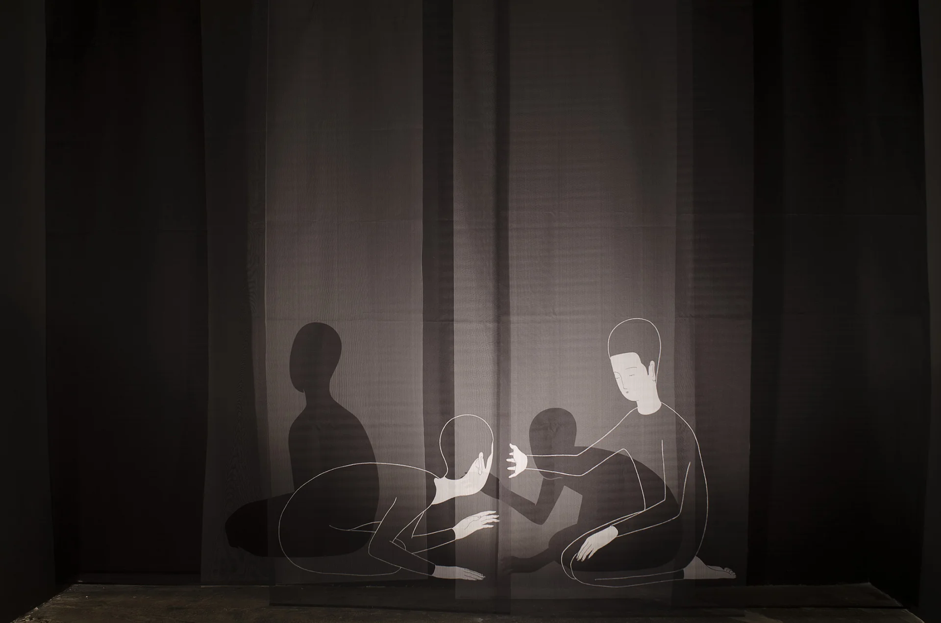 독심술 讀心術 (설치작품) / Curtain call (Installation) Op. 0107P - 400 x 300 cm, 모시에 디지털 프린트 가변설치 / Digital print on ramie fabric installation, 2015