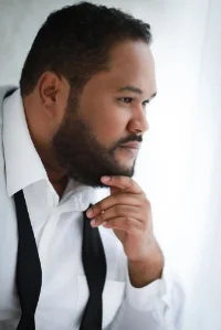 Tenor, Ashley Faatoalia