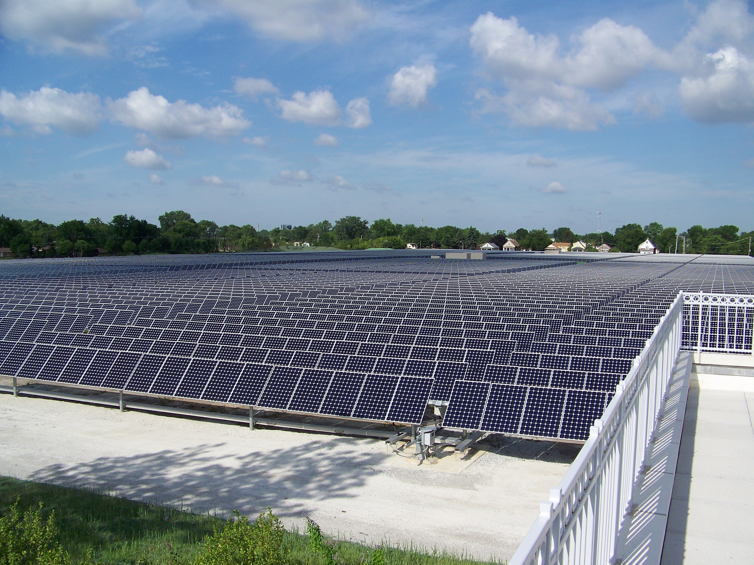 Exelon City Solar - Looking West from atop O&M Building