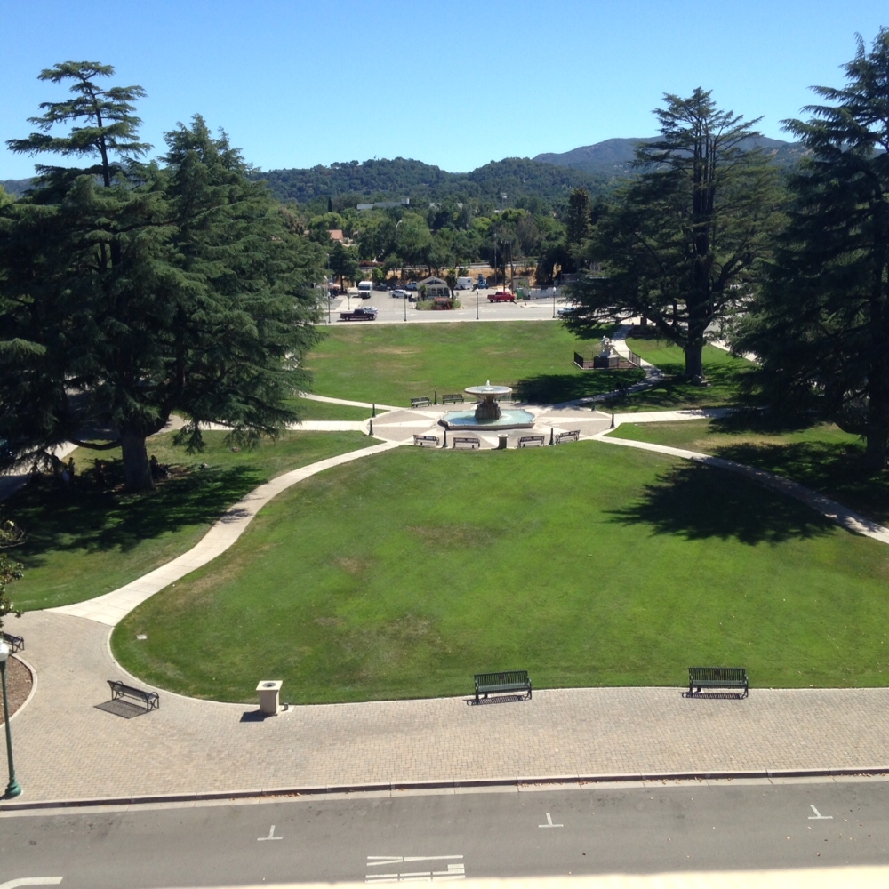  The Sunken Gardens, located in front of city hall, reflects the realization of the City Beautiful movement’s principles prioritized in Atascadero’s founding.