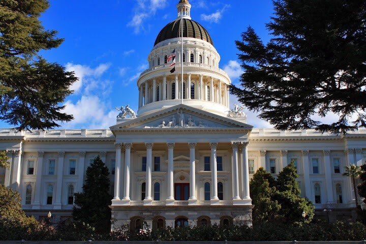 California_State_Capitol_Building,_Sacramento,_California.jpg