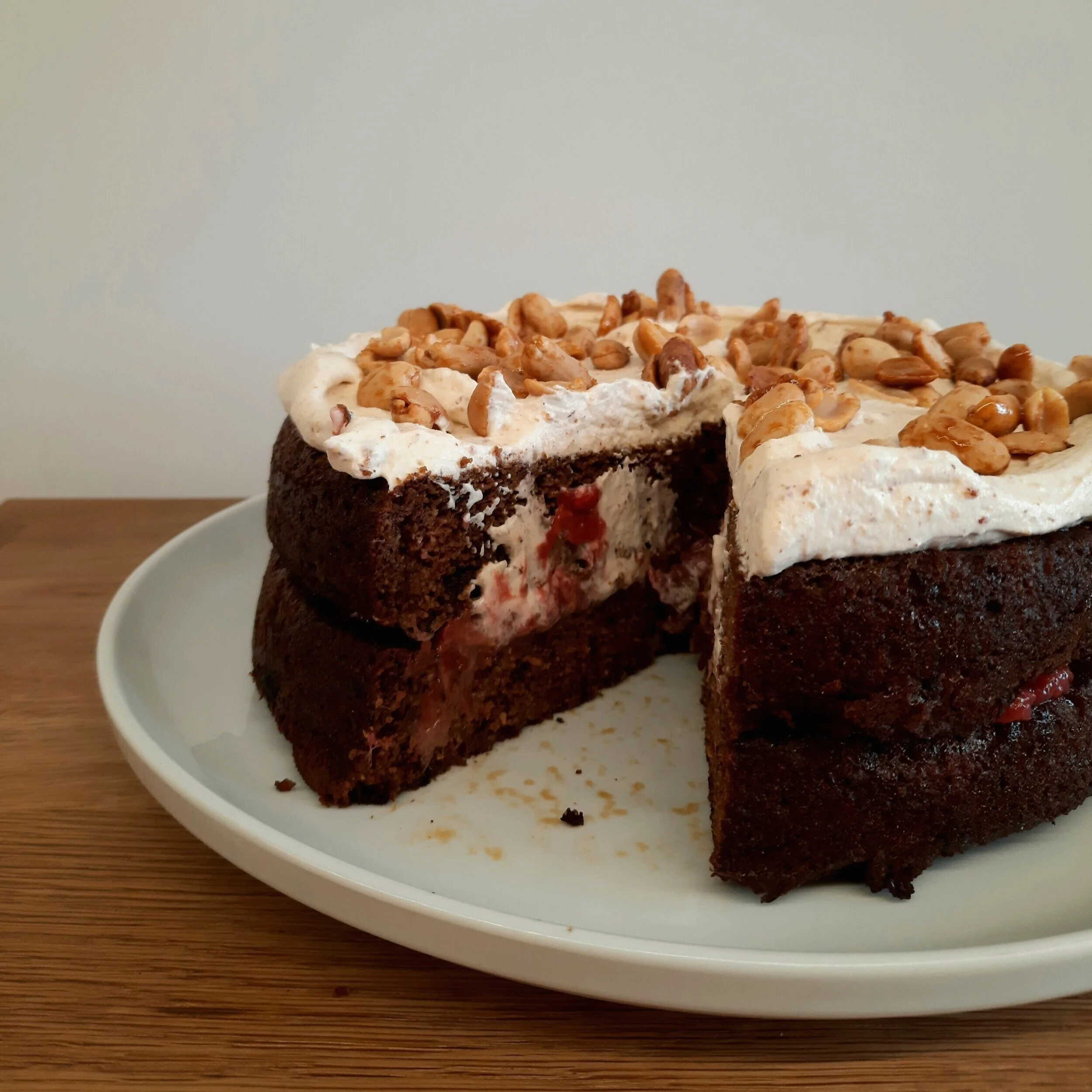 Banana, strawberry and peanut butter whip