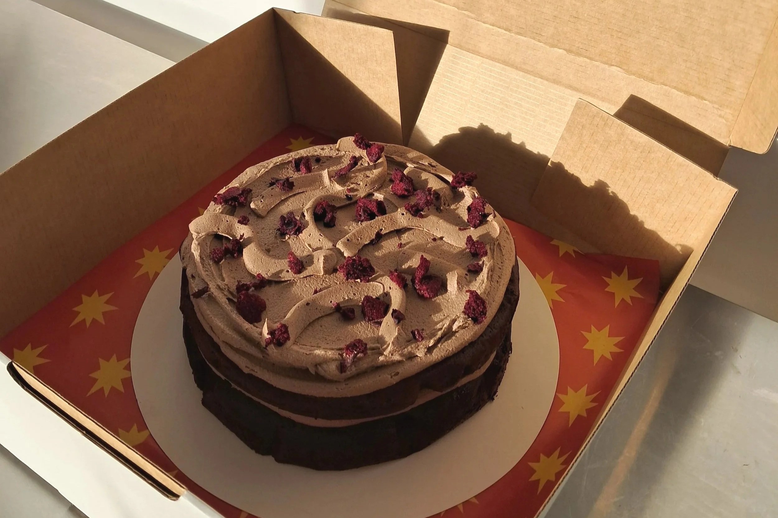 FLOURLESS CHOCOLATE AND BERRY
