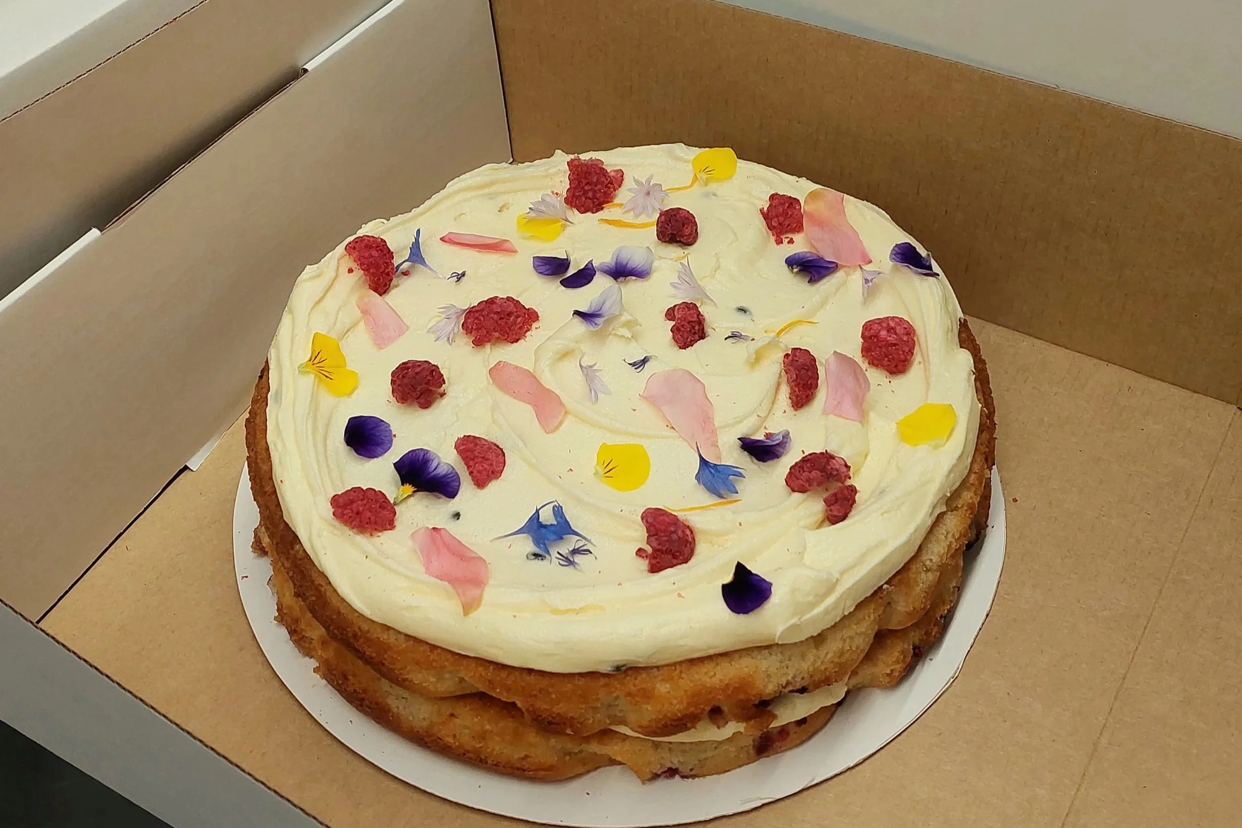 VEGAN AND GLUTEN FREE PASSION FRUIT AND RASPBERRY CAKE