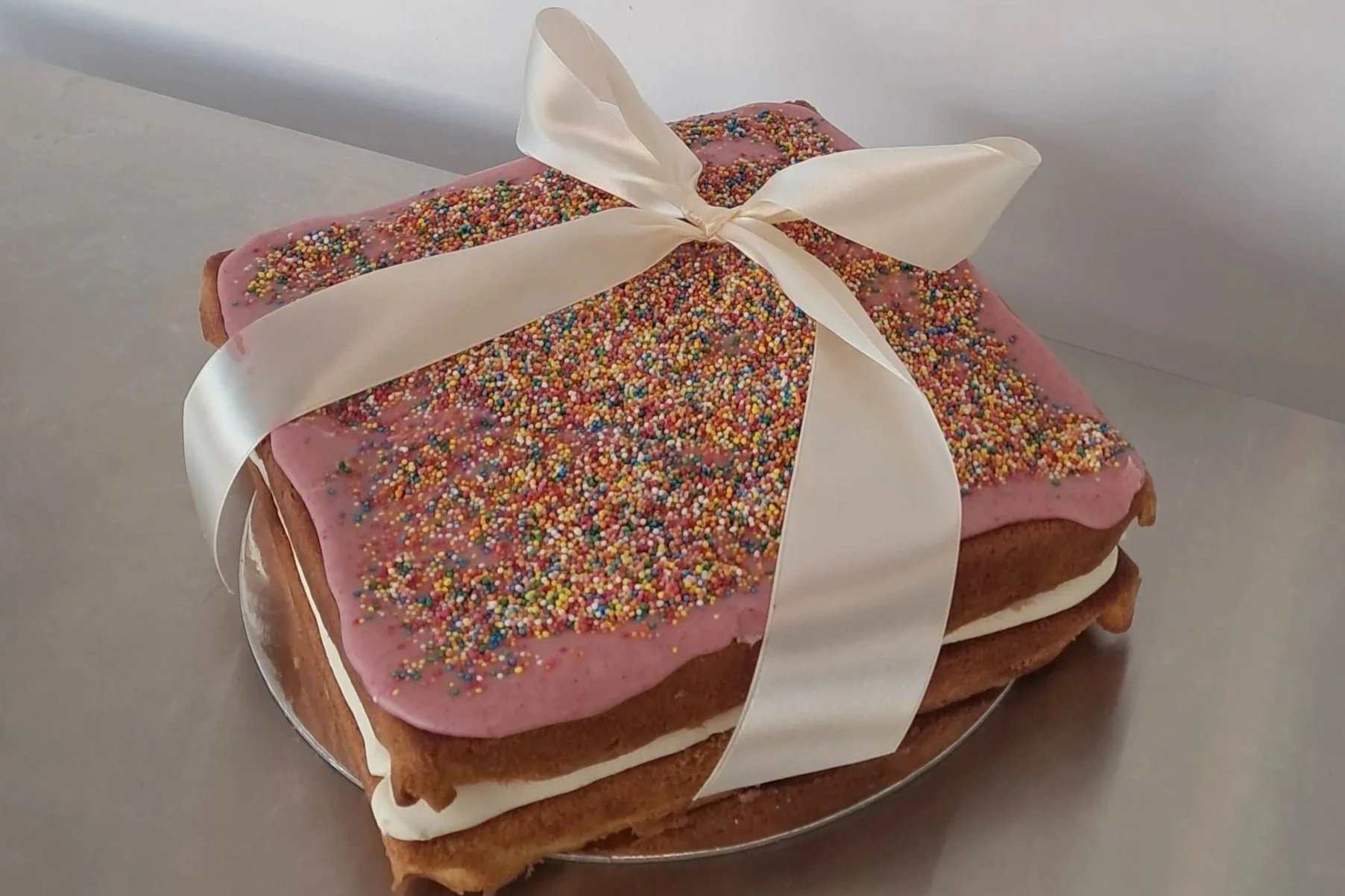 PARTY CAKE