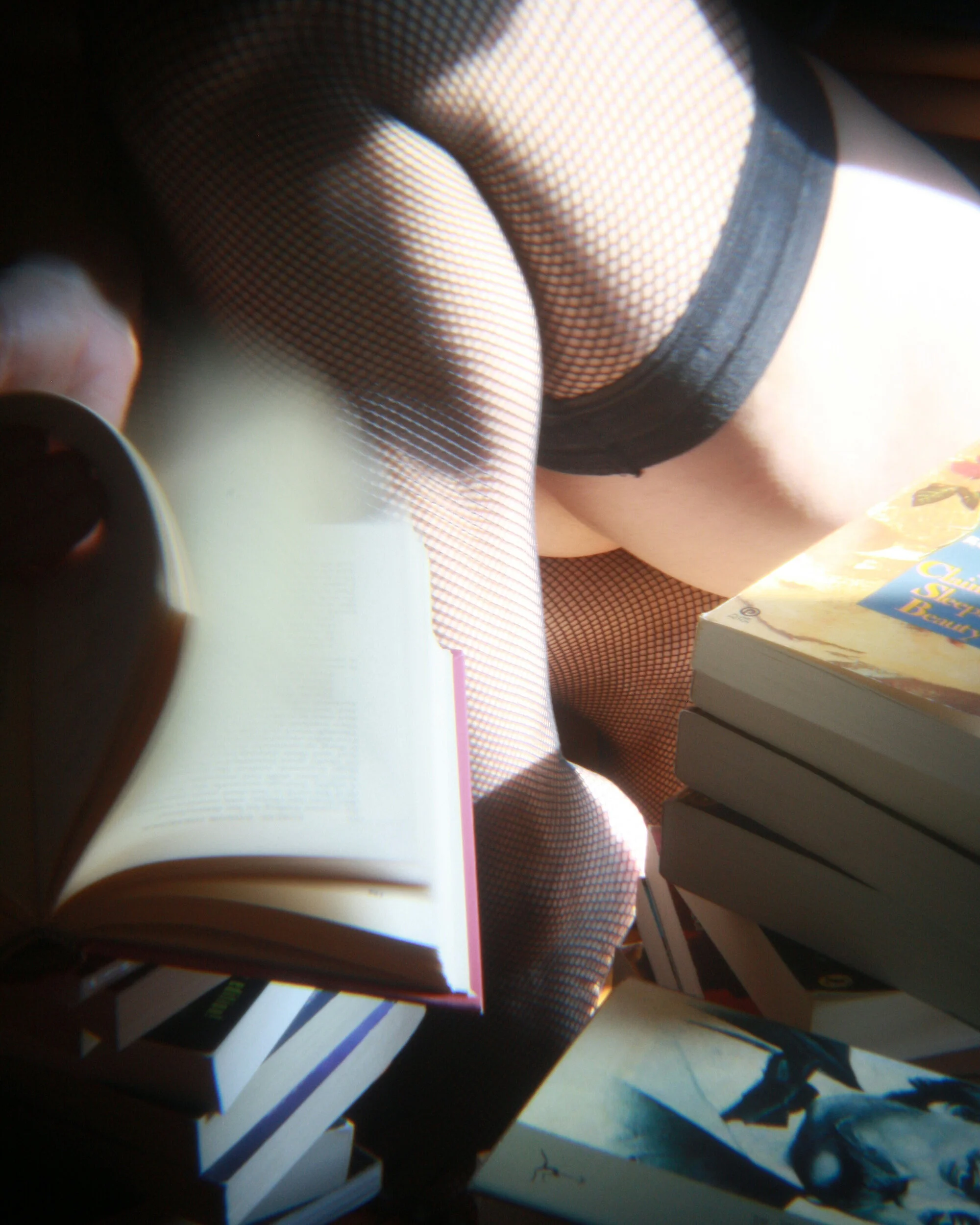 Bookworm_02_©2014-2021_TheFemmeProject