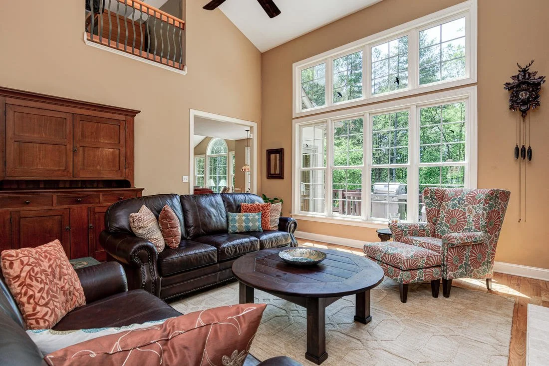 living room towards kitchen.jpg