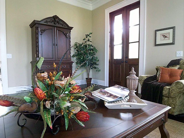 livingroomafterclose.jpg