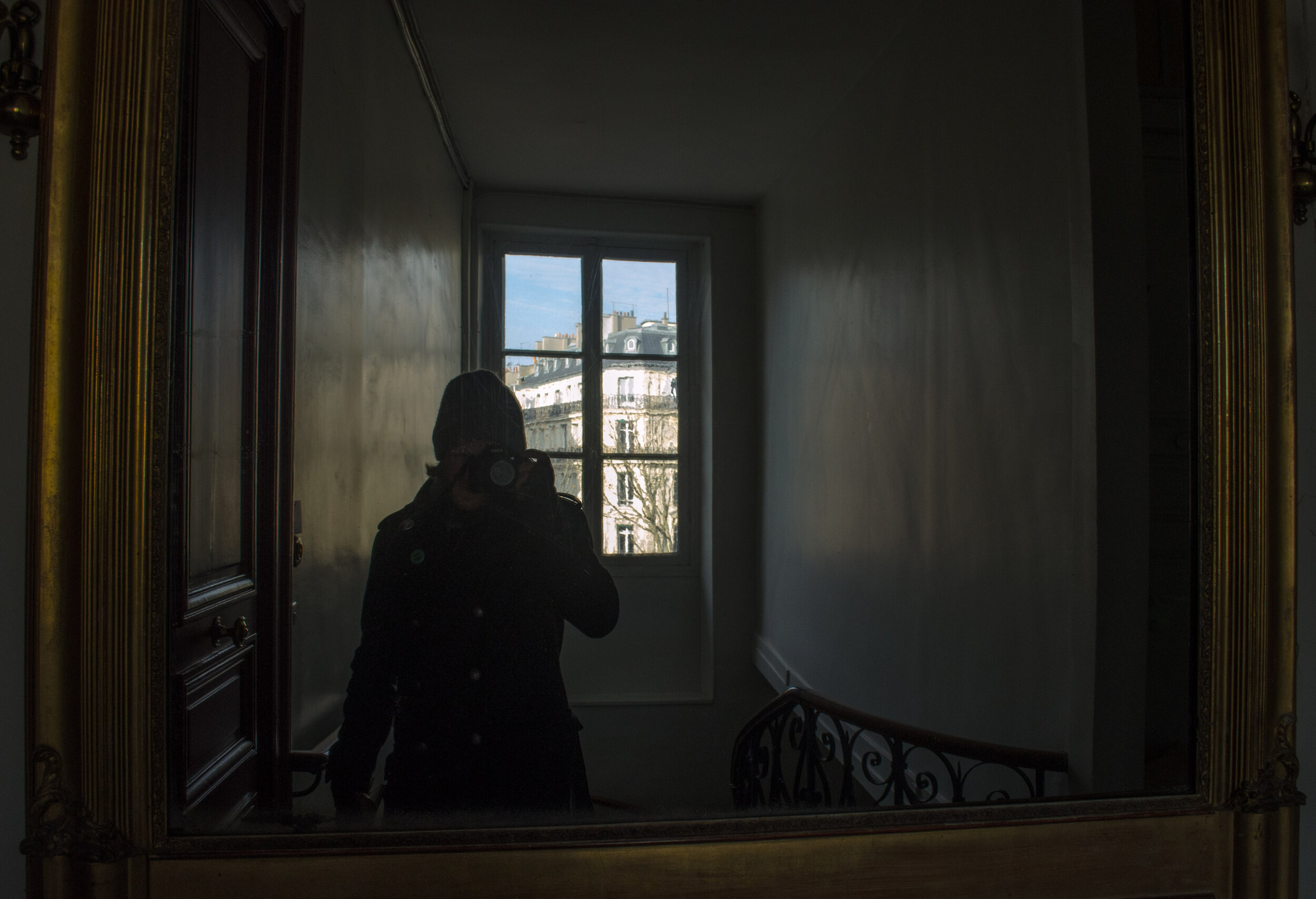 paris apt mirror.jpg