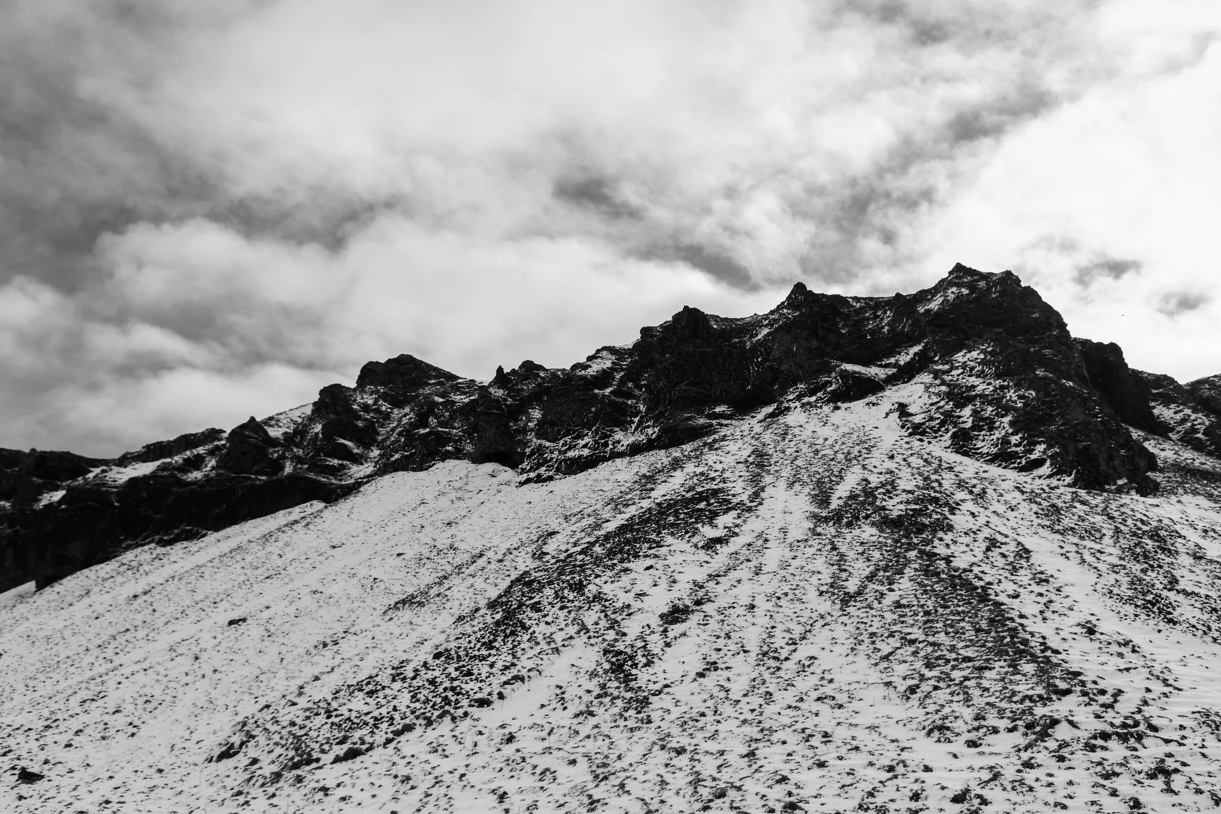 Mountains BW1.jpg