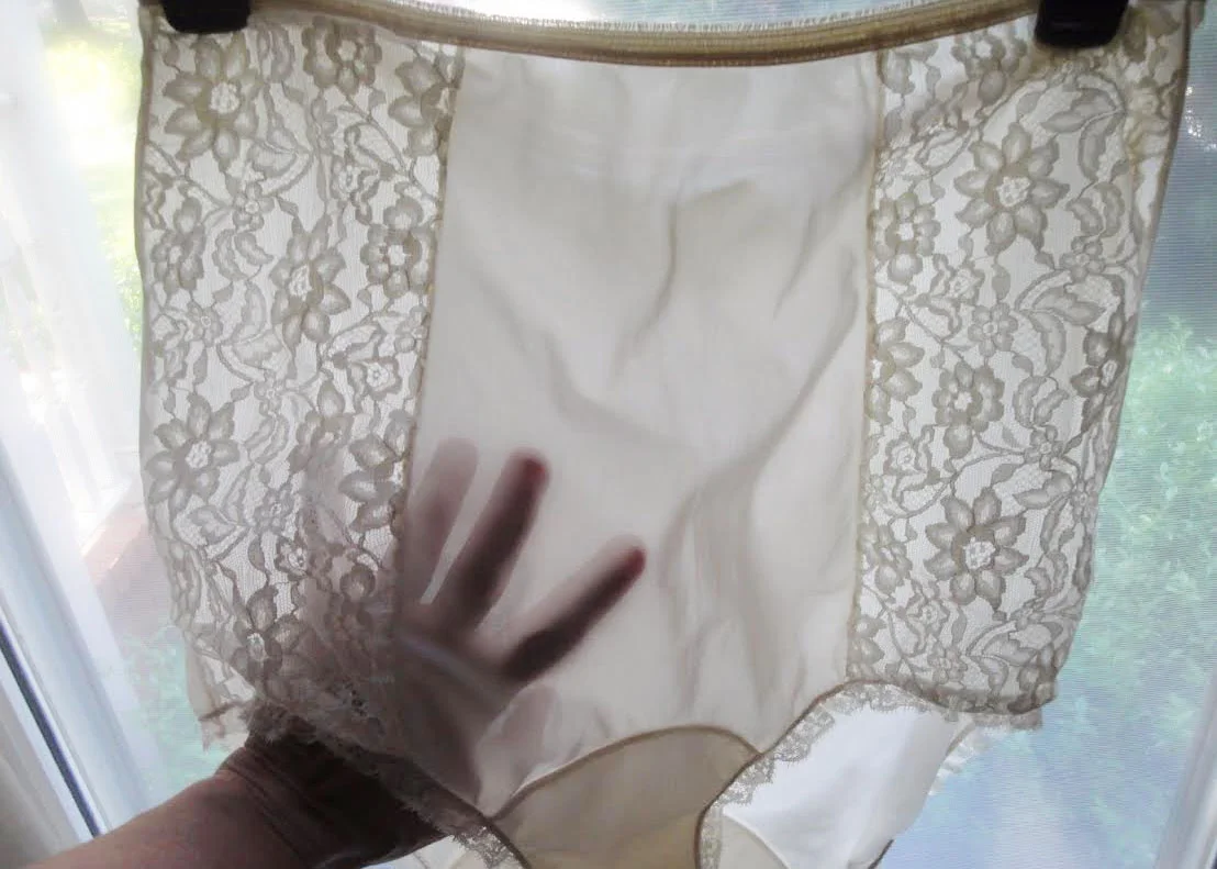 hand02.jpg