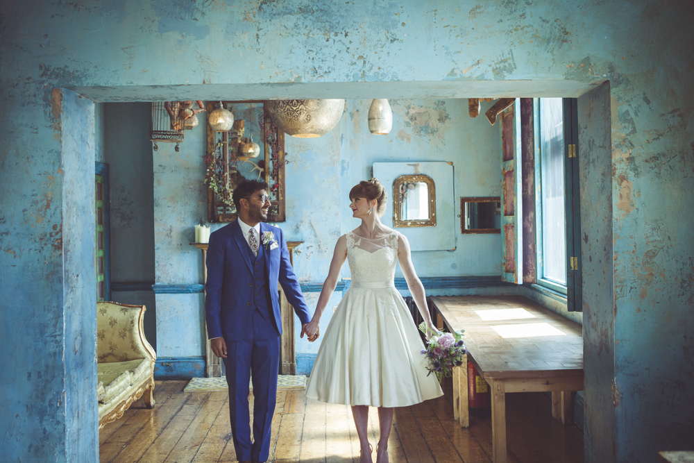 Bride and groom in the turquoise room