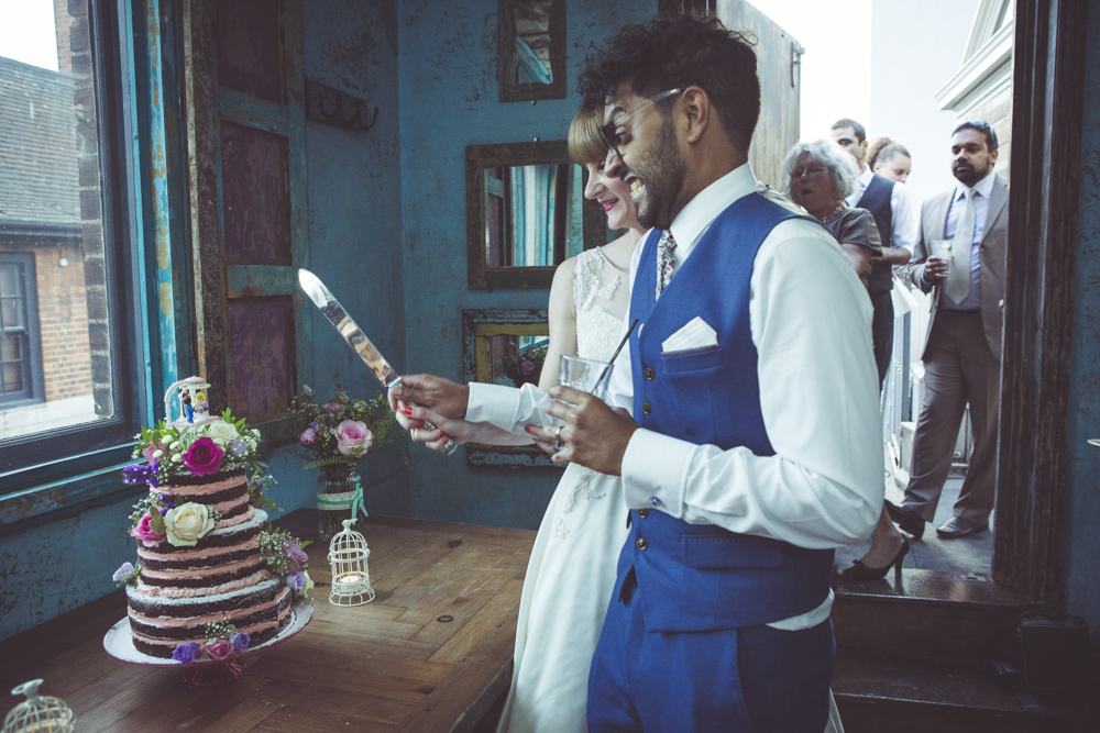 cutting the wedding cake