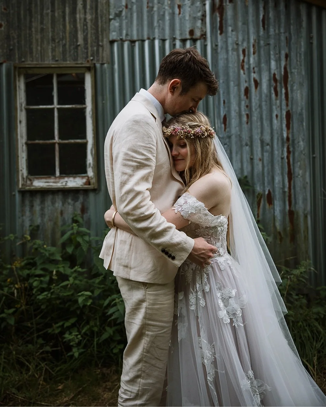 Sophie &amp; Tom officially tied the knot (quite literally) at the beautiful Hawthbush Farm.
Under a woodland canopy, friends and family gathered for a ceremony that had everything &mdash; genuine laughter, happy tears, and charmingly off-target conf