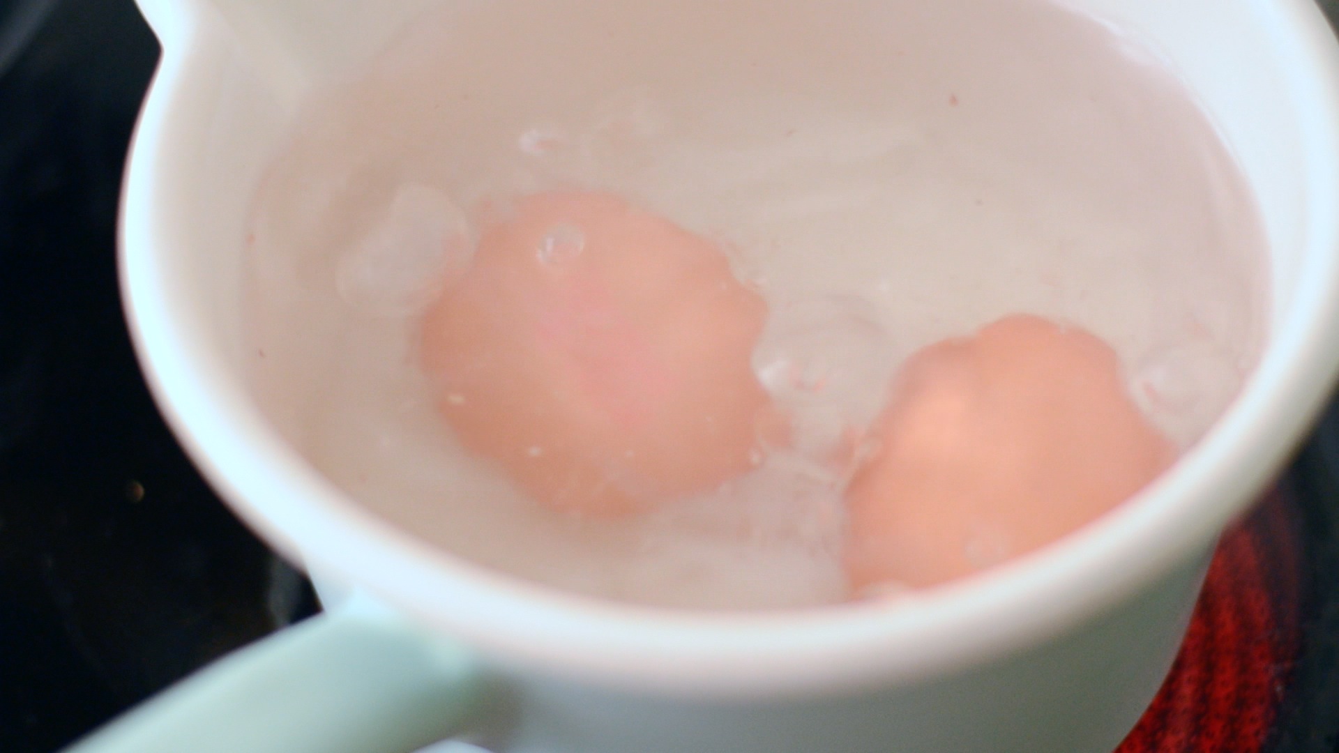 4 mittelgroße Eier 5 Minuten kochen