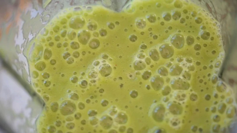 bis der Smoothie eine cremige Konsistenz hat!