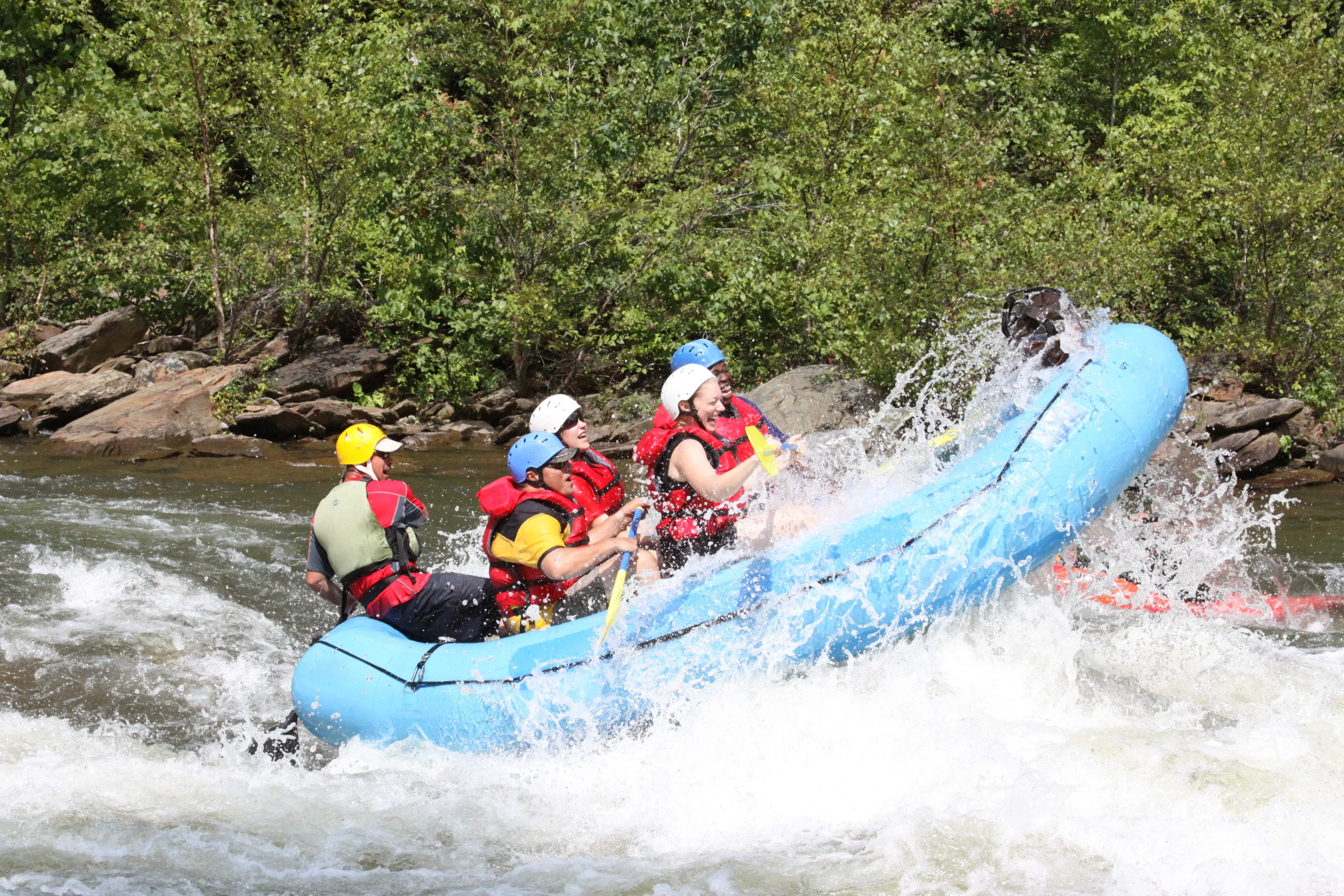 Rafting: check out that wave!