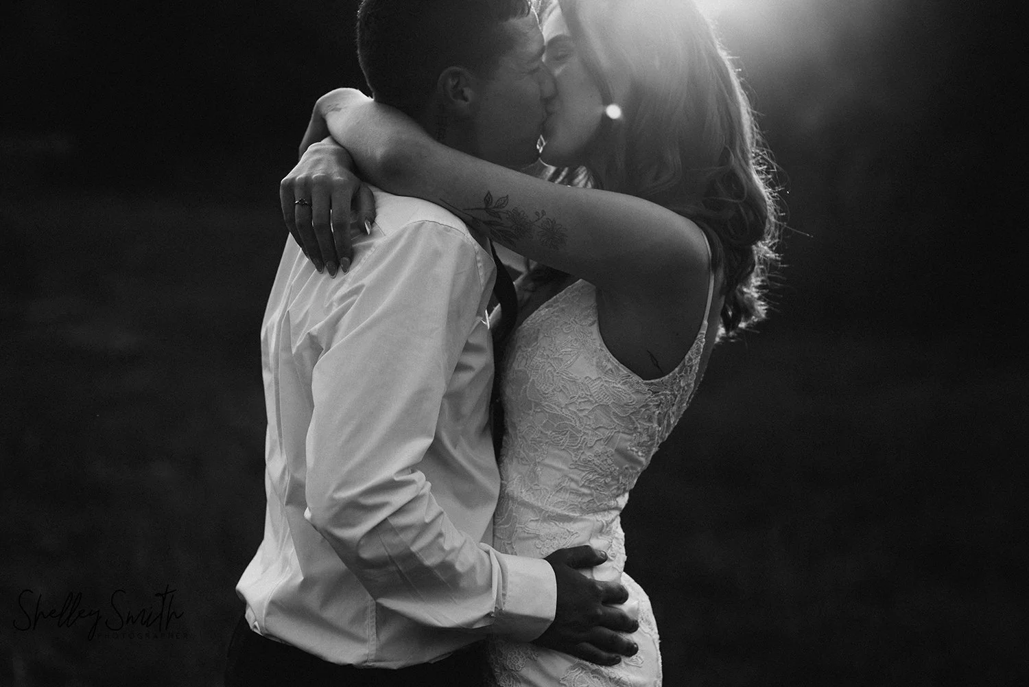 You don&rsquo;t need to be &ldquo;good at photos.&rdquo;
You just need a wedding day that feels like yours.
I photograph weddings across Southwest Ontario (and the occasional destination one) with a focus on real moments, not stiff posing or forced t