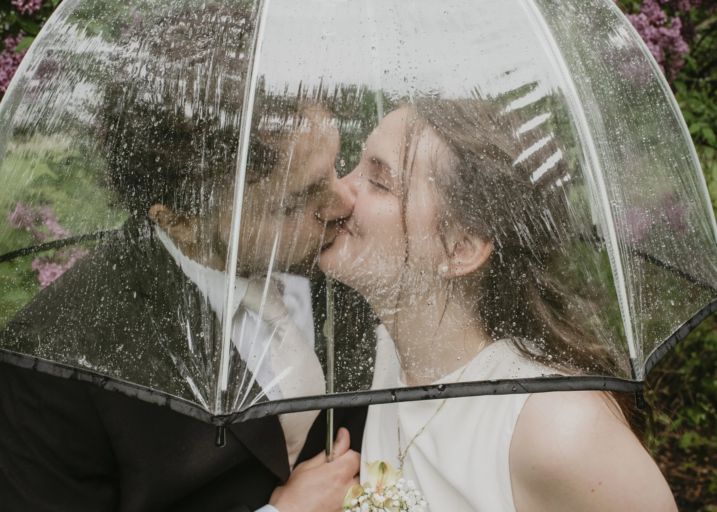 Best Rainy Wedding Day Backup Locations in Ontario + Tips For Being Prepared.