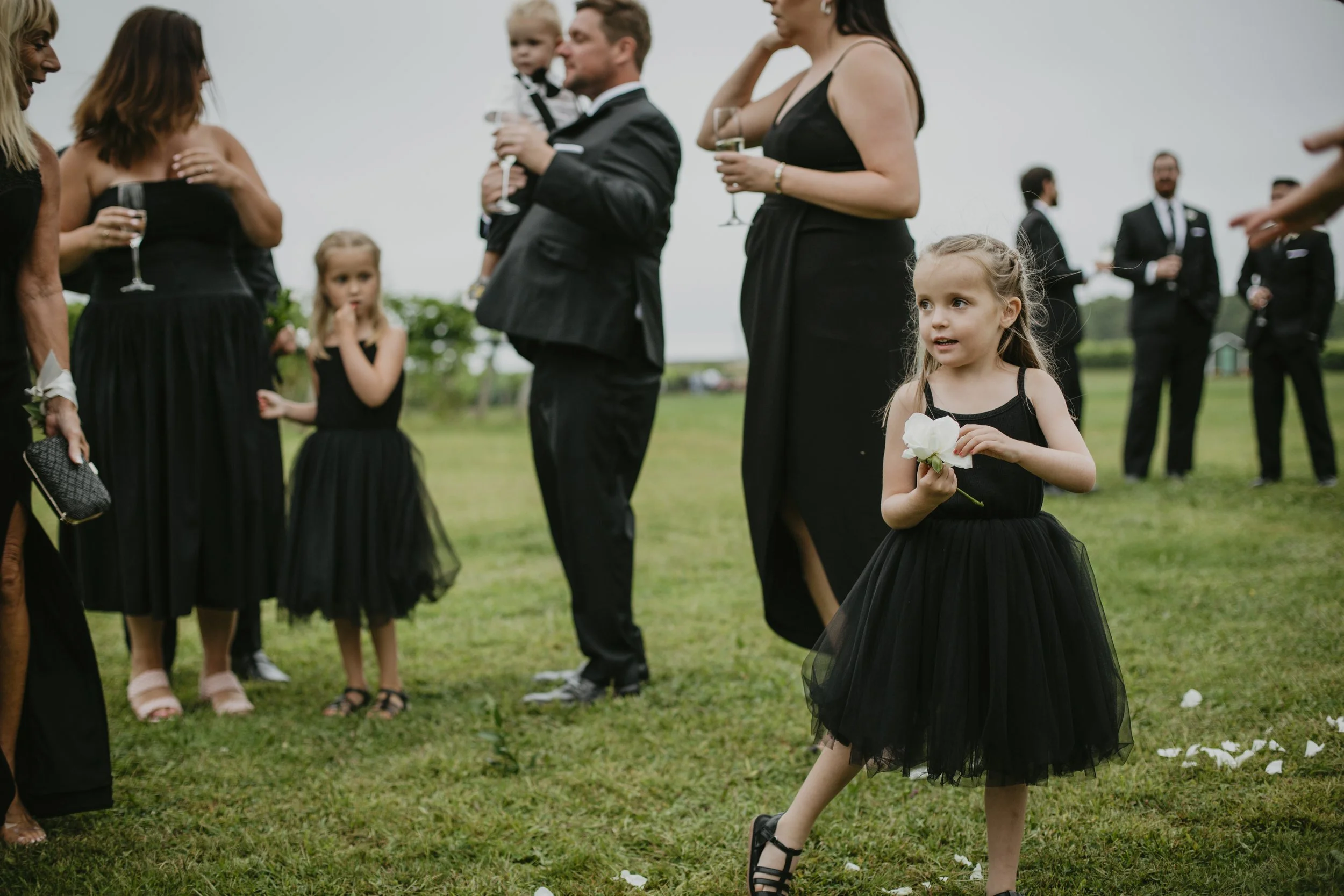 Family Photo Shot List for Ontario Weddings
