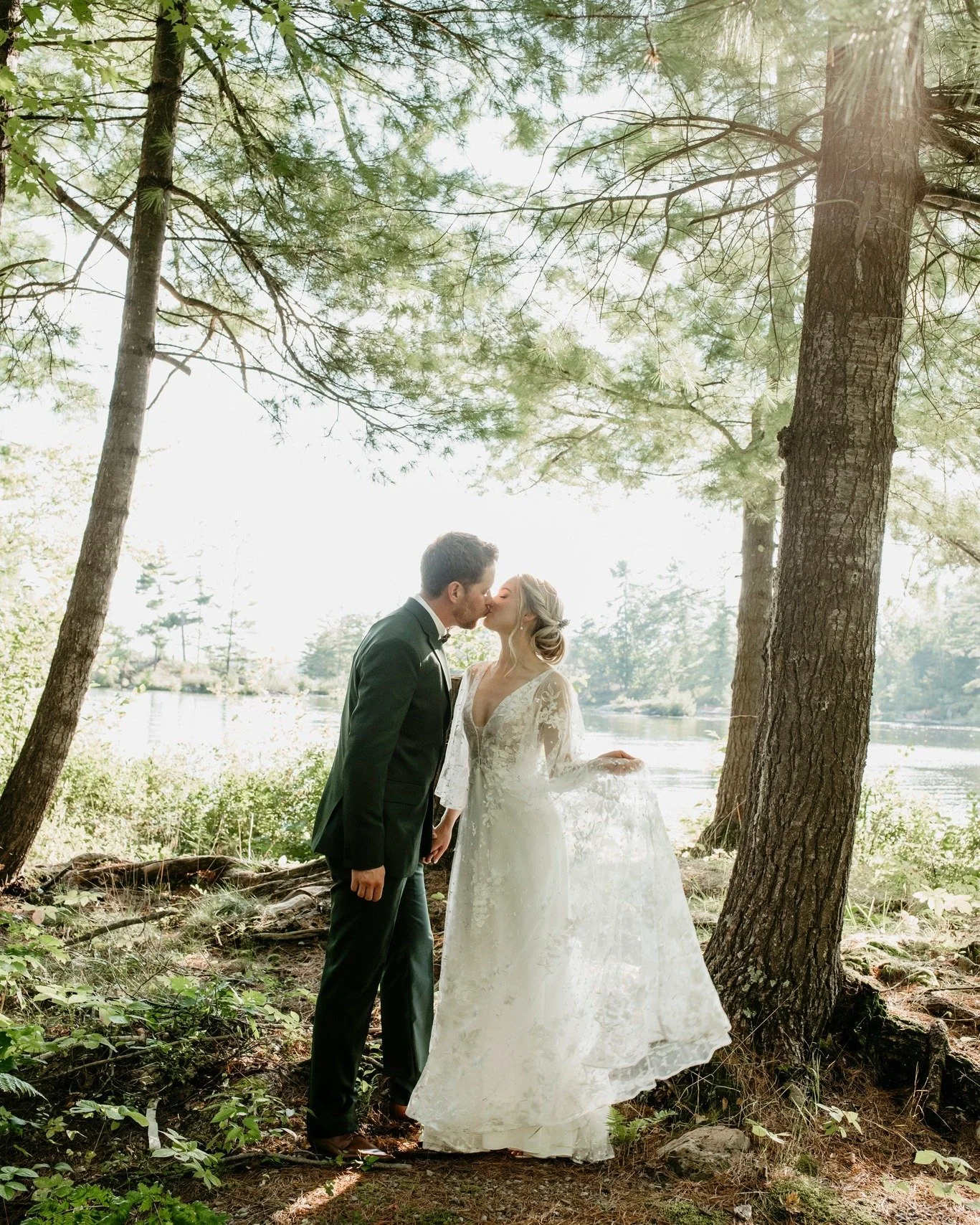 Small weddings are having a moment. Couples are being more intentional about how they want their day to feel. Less tradition for the sake of it, fewer expectations, and a lot more focus on what actually matters to them. The day still needs to documen