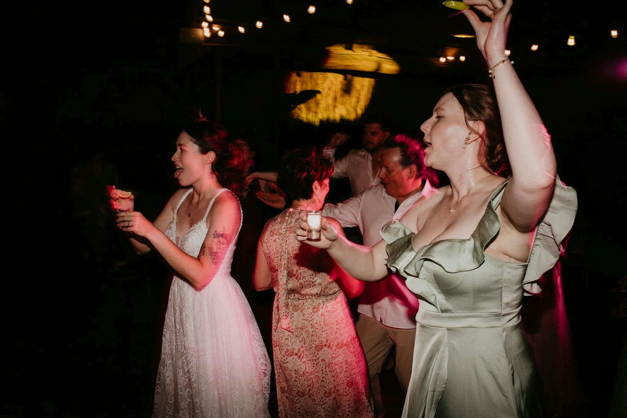 During a recent chat with a potential client, she pointed out something I hadn't really noticed. I don't have many dancing photos on my Instagram. I have lots, and here are some!
Also, a little disclaimer: this wedding was in Mexico, where it was 35&