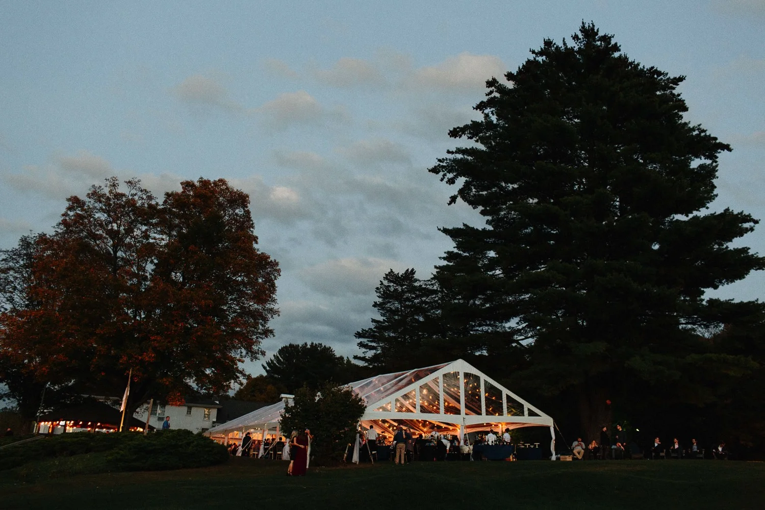 0000000067_17_10_07_ali_kevin0630_fall_outdoor,_wedding_poconos_fireworks.jpg