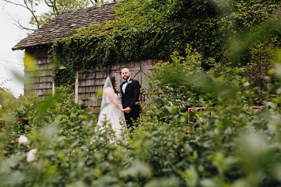 intimate_rustic_garden_wedding_terrain