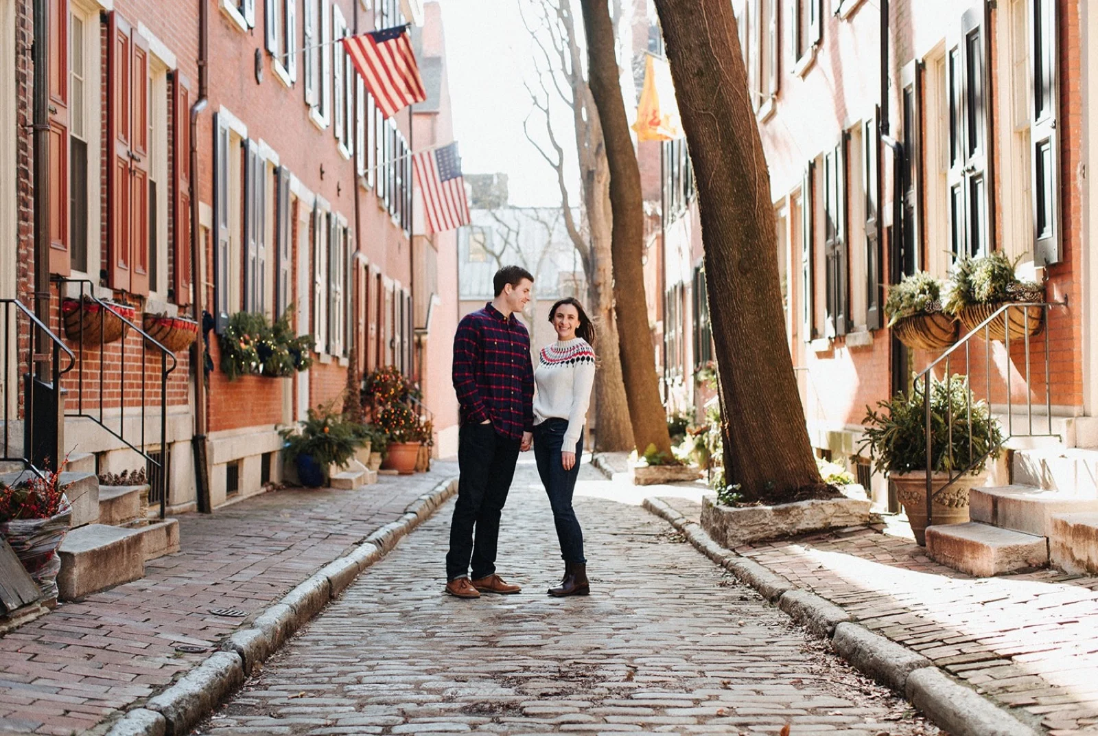 16_Headhouse_photography_engagement_philadelphia.jpg