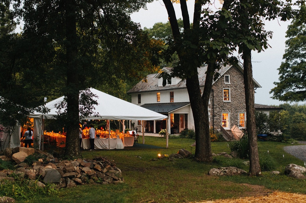 02_county_backyard_country_wedding_bucks.jpg