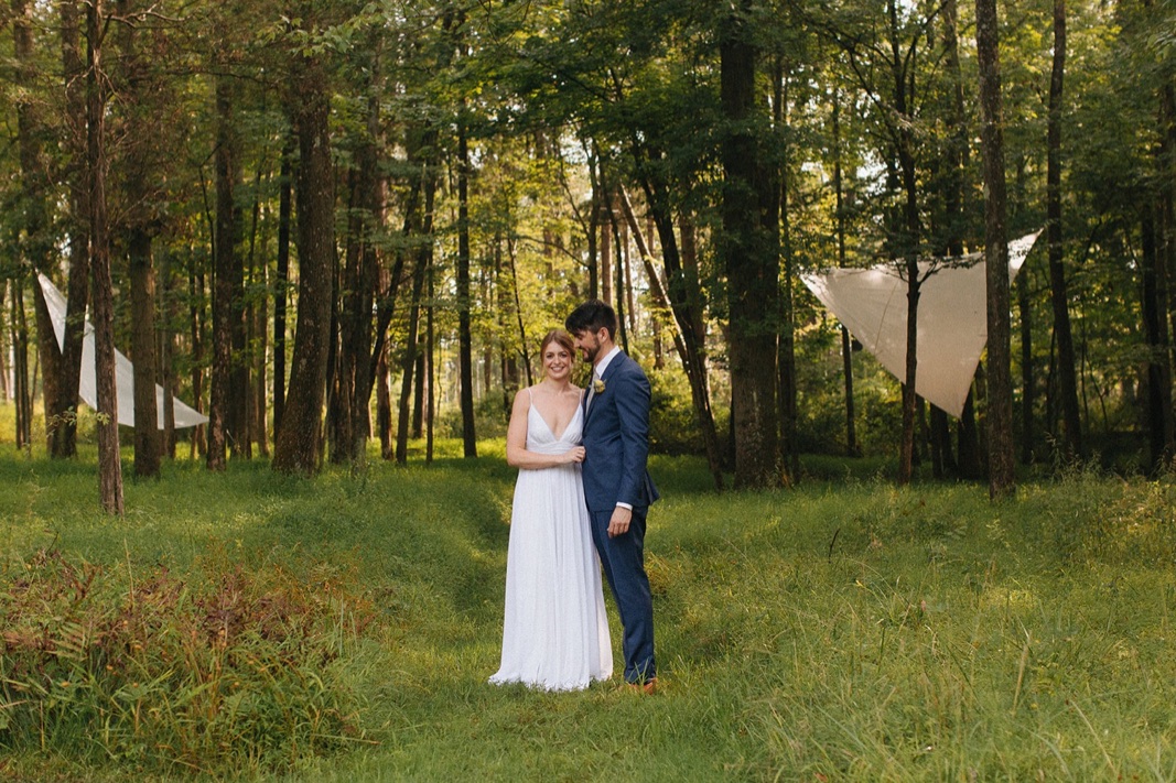 09_county_backyard_country_wedding_bucks.jpg