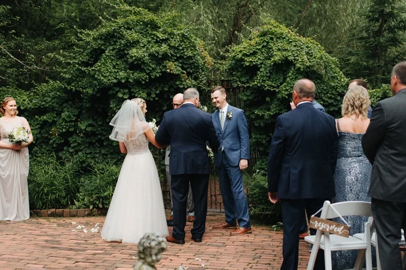 HollyHedge Estate summer wedding