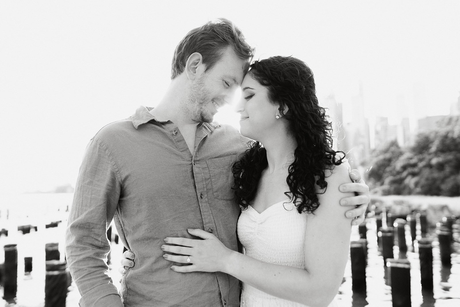 A Summery, Romantic Brooklyn Engagement Session