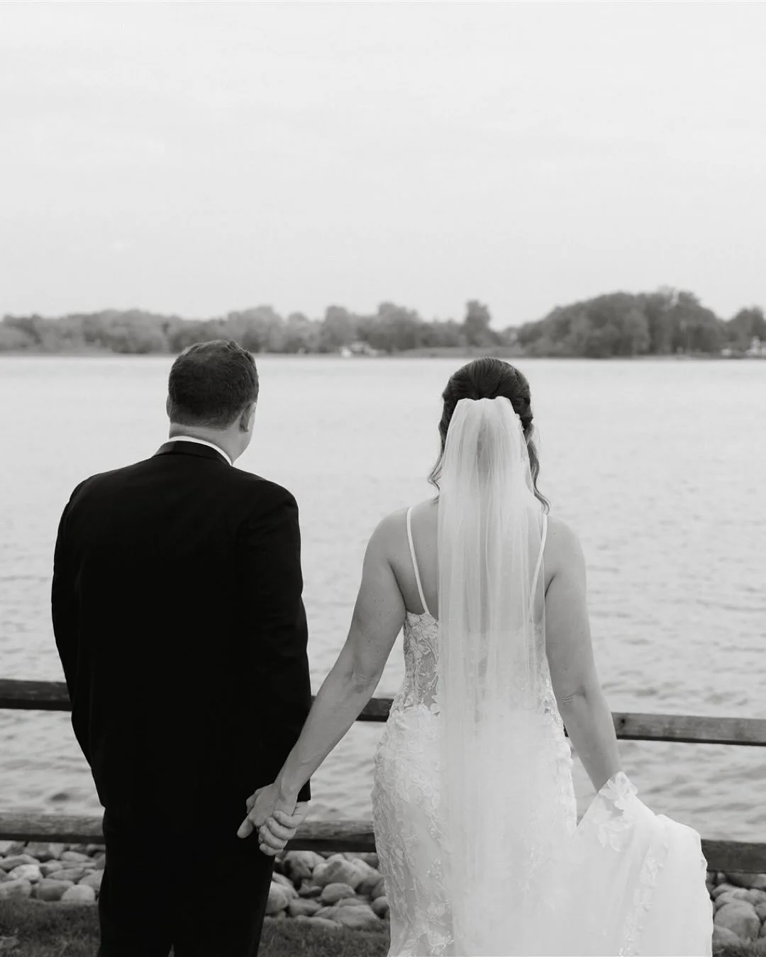 Adrienne and Dan had such an amazing wedding day with the most perfect August weather and a peek of glowy sunshine in the evening at the end of portraits. We couldn&rsquo;t have asked for a better day!