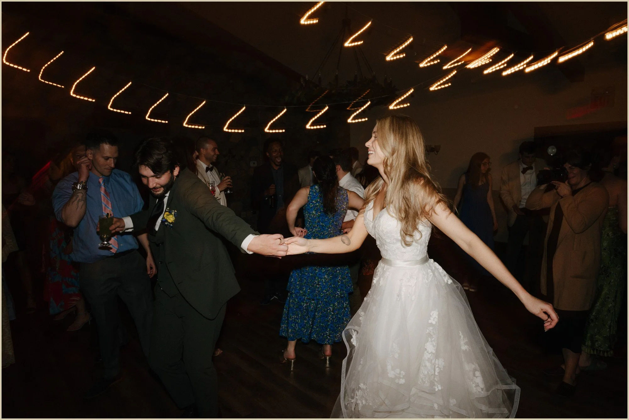 spring, garden, blue, white, estate, wedding, bucks, county