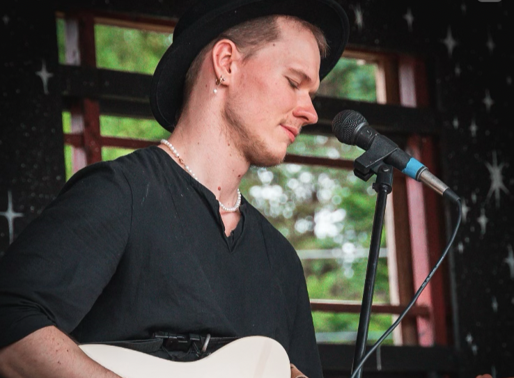 Saturday Live Music with Noah Booz