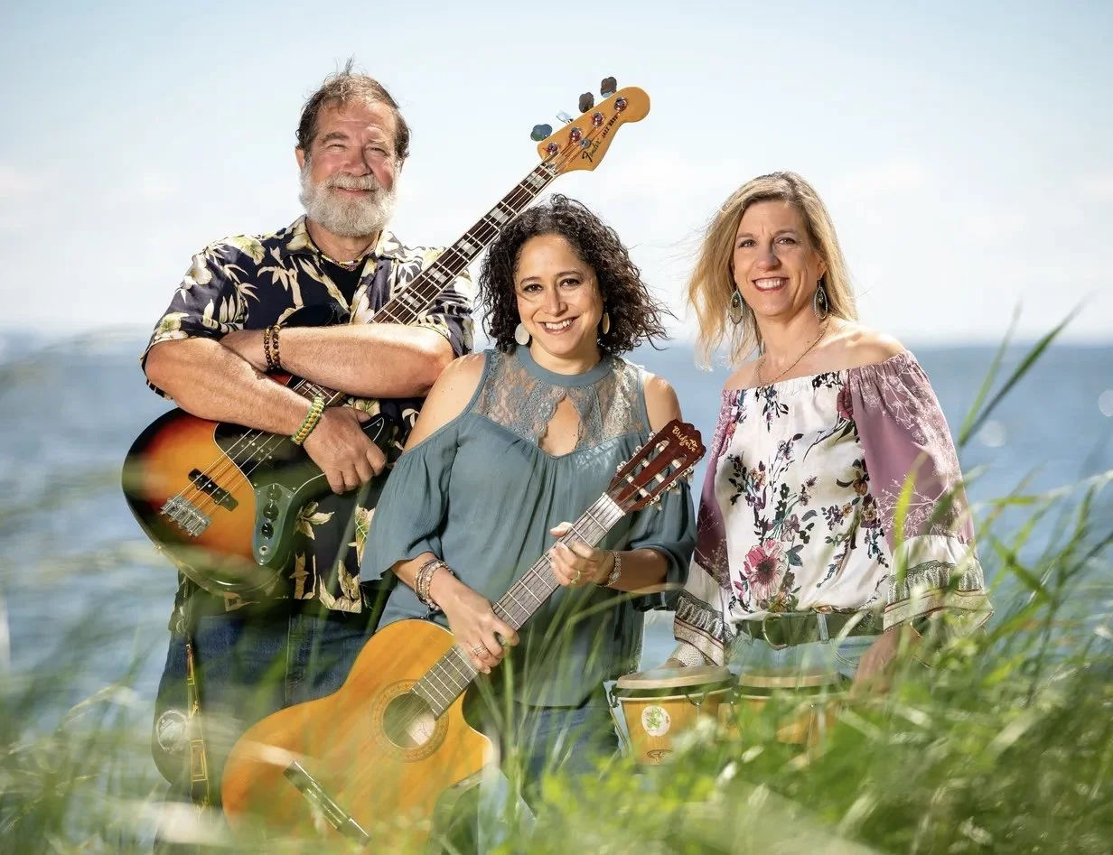 Friday Night Live Music by Guava Jelly